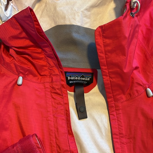 Patagonia Rain Coat XS Hot Pink Like New - Picture 2 of 6